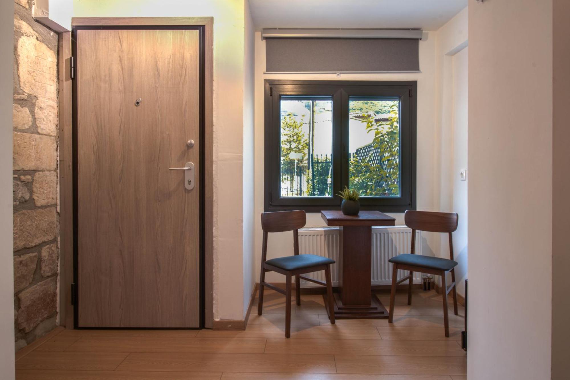 1951 Suites Каламбака Екстер'єр фото